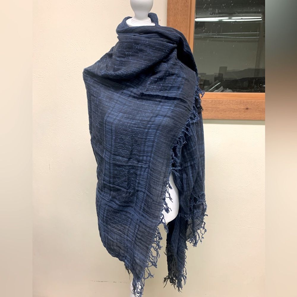 Authentic Tom Ford for Gucci Blue Lightweight Cotton Shawl Scarf Wrap Preloved